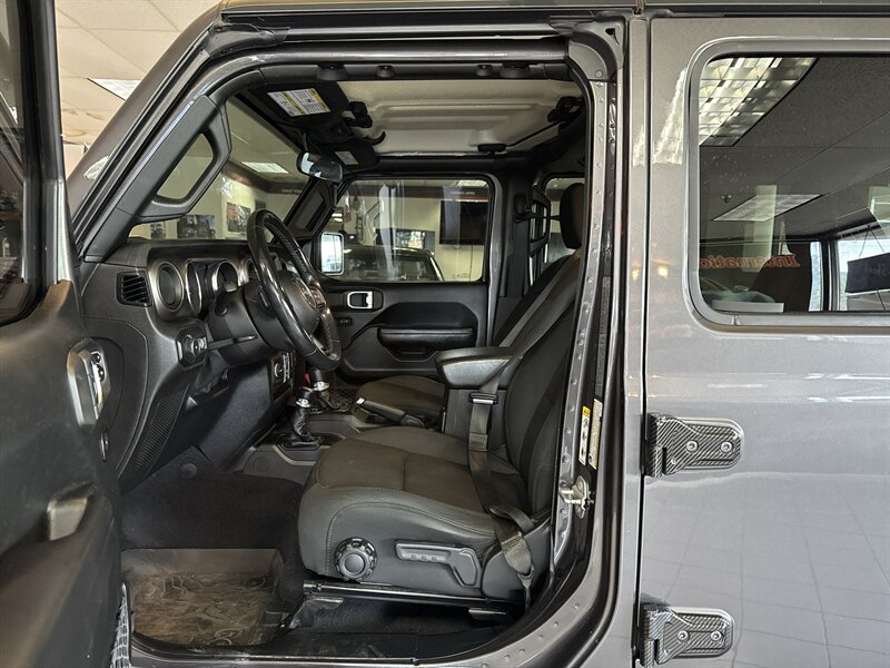 2020 Jeep Wrangler Sport S - Photo 9 - Hamilton, OH 45015