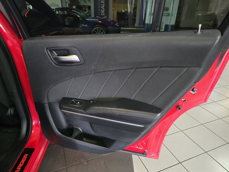 2018 Dodge Charger R/T 4DR SEDAN - Photo 16 - Hamilton, OH 45015