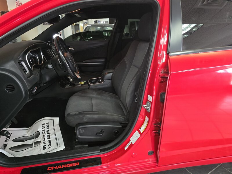 2018 Dodge Charger R/T 4DR SEDAN - Photo 10 - Hamilton, OH 45015
