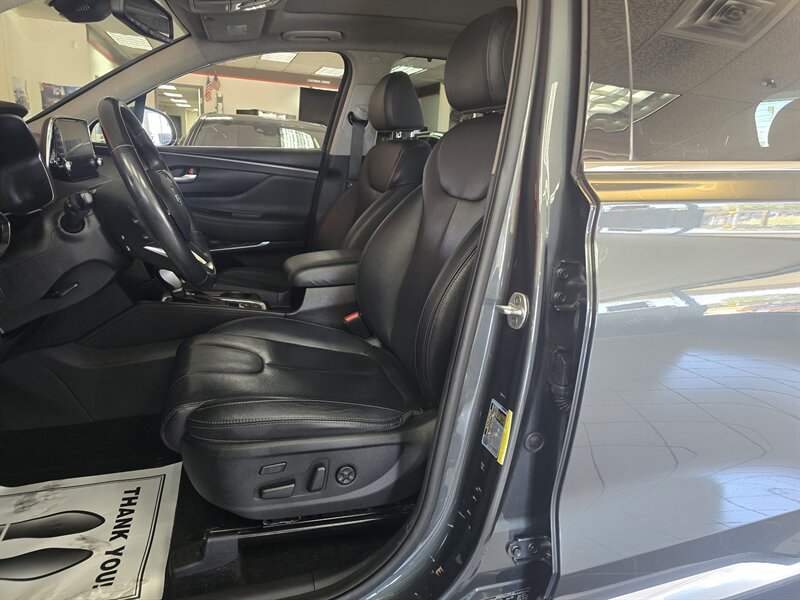 2019 Hyundai SANTA FE Ultimate 2.0T - Photo 9 - Hamilton, OH 45015