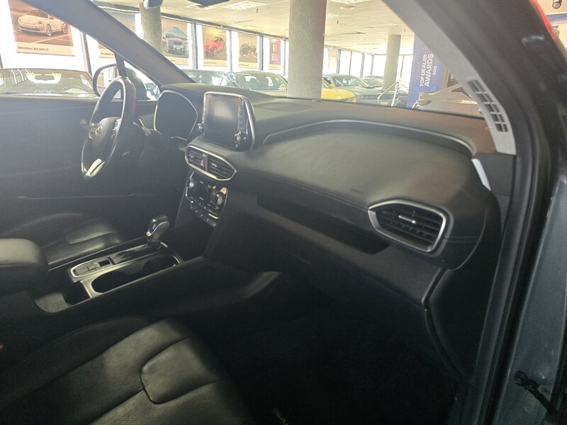 2019 Hyundai SANTA FE Ultimate 2.0T - Photo 15 - Hamilton, OH 45015