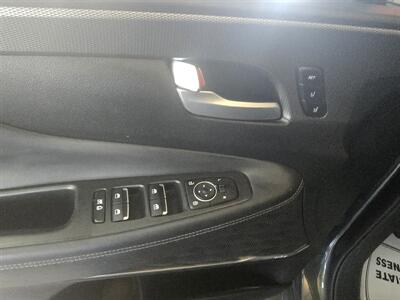 2019 Hyundai SANTA FE Ultimate 2.0T - Photo 20 - Hamilton, OH 45015