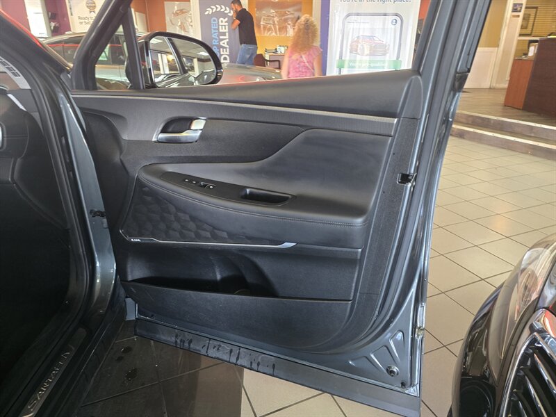 2019 Hyundai SANTA FE Ultimate 2.0T - Photo 14 - Hamilton, OH 45015