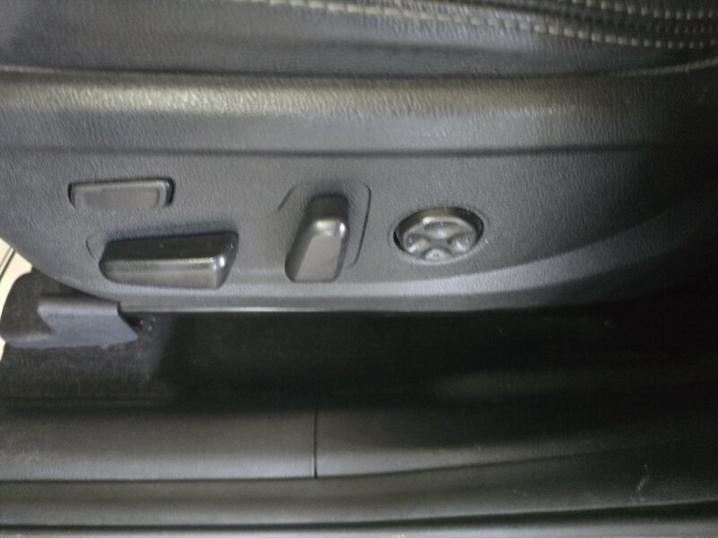 2019 Hyundai SANTA FE Ultimate 2.0T - Photo 21 - Hamilton, OH 45015