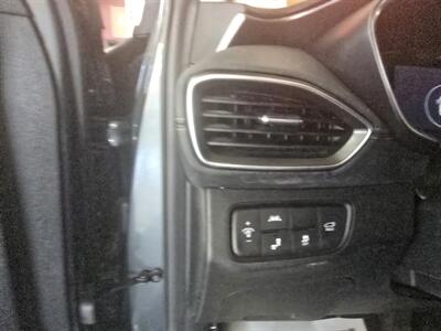 2019 Hyundai SANTA FE Ultimate 2.0T - Photo 22 - Hamilton, OH 45015