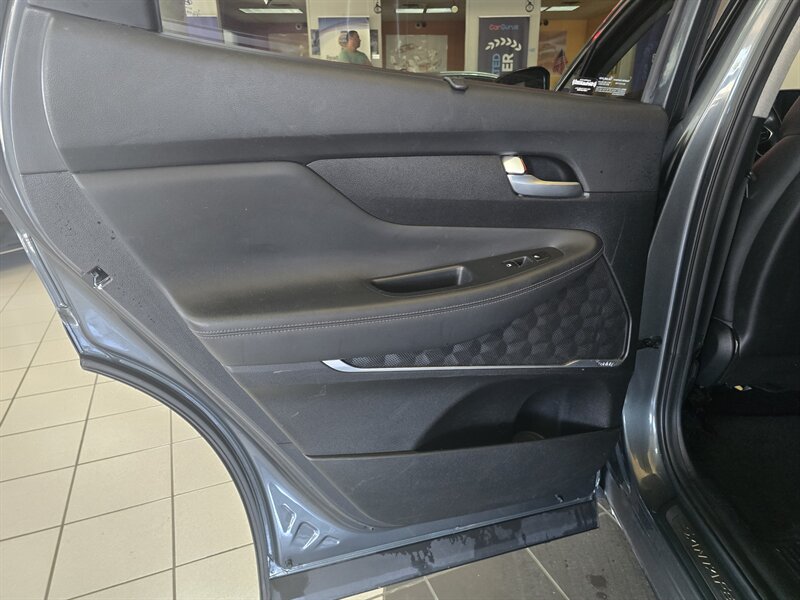 2019 Hyundai SANTA FE Ultimate 2.0T - Photo 10 - Hamilton, OH 45015