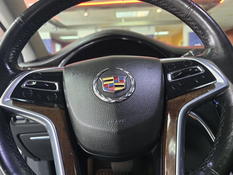 2013 Cadillac XTS Luxury Collection 4DR SEDAN AWD - Photo 21 - Hamilton, OH 45015