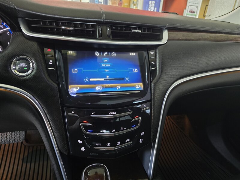 2013 Cadillac XTS Luxury Collection 4DR SEDAN AWD - Photo 26 - Hamilton, OH 45015