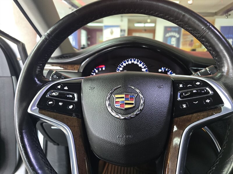 2013 Cadillac XTS Luxury Collection 4DR SEDAN AWD - Photo 32 - Hamilton, OH 45015