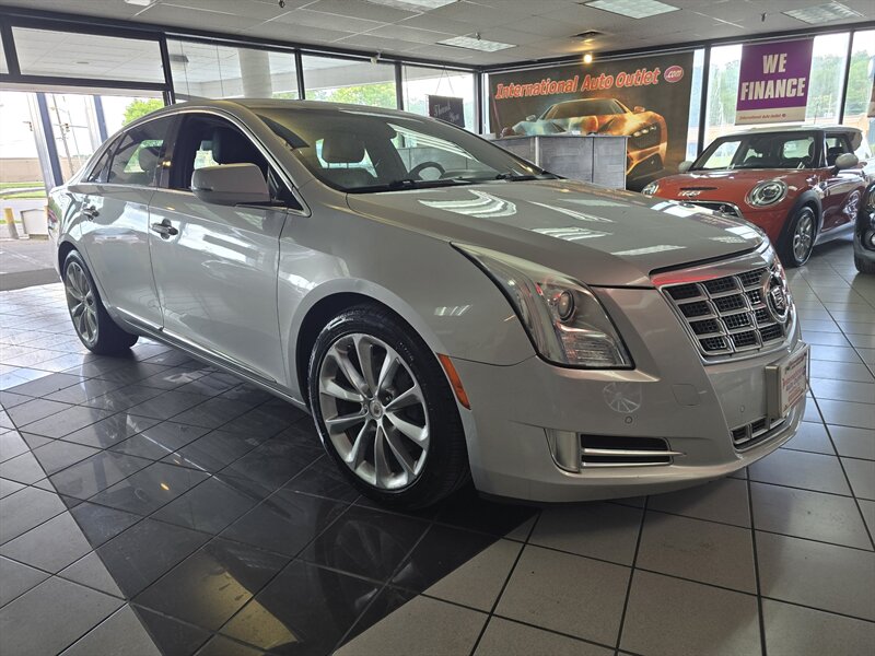 2013 Cadillac XTS Luxury Collection 4DR SEDAN AWD - Photo 3 - Hamilton, OH 45015