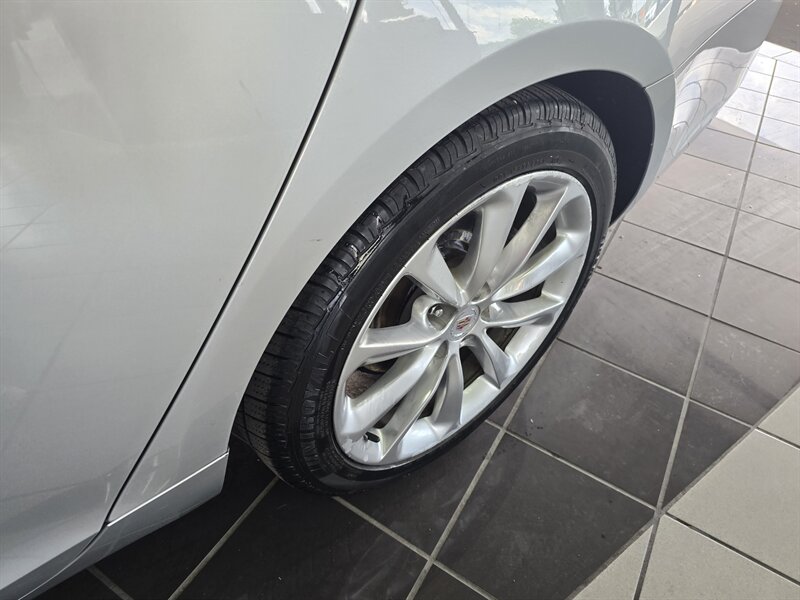2013 Cadillac XTS Luxury Collection 4DR SEDAN AWD - Photo 23 - Hamilton, OH 45015