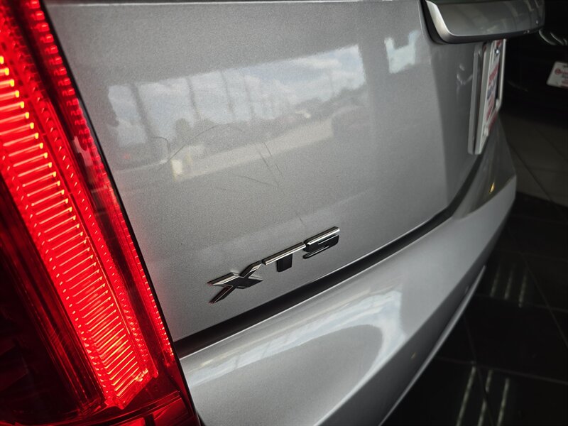 2013 Cadillac XTS Luxury Collection 4DR SEDAN AWD - Photo 24 - Hamilton, OH 45015