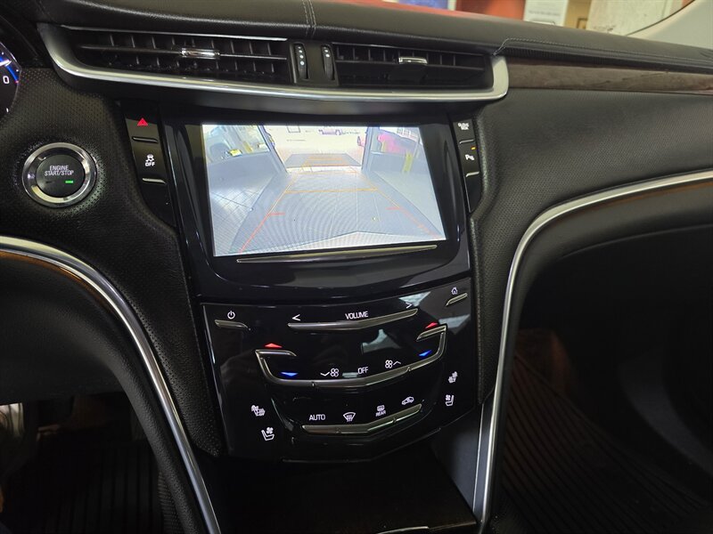 2013 Cadillac XTS Luxury Collection 4DR SEDAN AWD - Photo 27 - Hamilton, OH 45015