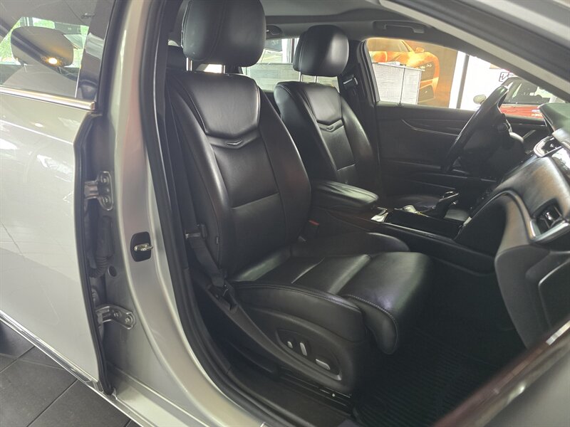 2013 Cadillac XTS Luxury Collection 4DR SEDAN AWD - Photo 14 - Hamilton, OH 45015
