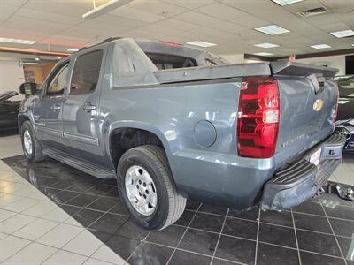 2011 Chevrolet Avalanche LS 4dr Crew Cab 4X4   - Photo 7 - Hamilton, OH 45015