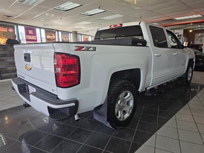 2018 Chevrolet Silverado 1500 LT-CREW CAB-4X4/Z71   - Photo 4 - Hamilton, OH 45015