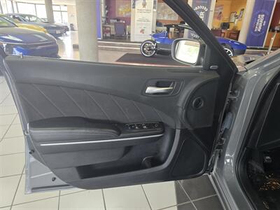 2023 Dodge Charger SXT 4DR SEDAN   - Photo 7 - Hamilton, OH 45015