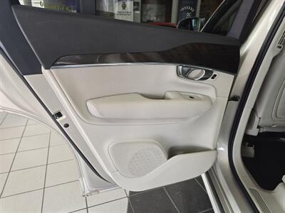 2016 Volvo XC90 T6 Momentum   - Photo 10 - Hamilton, OH 45015