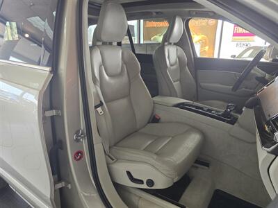 2016 Volvo XC90 T6 Momentum   - Photo 17 - Hamilton, OH 45015