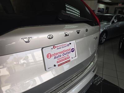 2016 Volvo XC90 T6 Momentum   - Photo 34 - Hamilton, OH 45015