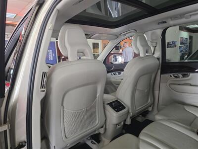2016 Volvo XC90 T6 Momentum   - Photo 11 - Hamilton, OH 45015