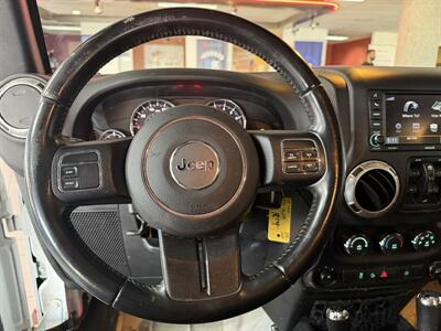 2018 Jeep Wrangler JK UNLIMITED SAHARA 4DR SUV 4X4   - Photo 12 - Hamilton, OH 45015