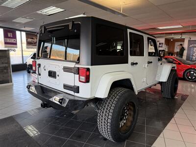 2018 Jeep Wrangler JK UNLIMITED SAHARA 4DR SUV 4X4   - Photo 6 - Hamilton, OH 45015