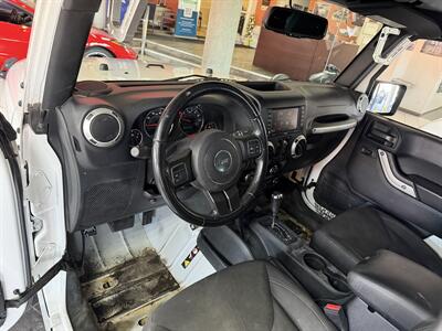 2018 Jeep Wrangler JK UNLIMITED SAHARA 4DR SUV 4X4   - Photo 11 - Hamilton, OH 45015