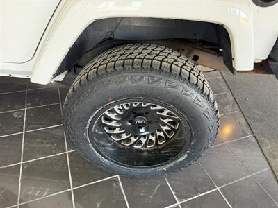 2018 Jeep Wrangler JK UNLIMITED SAHARA 4DR SUV 4X4   - Photo 29 - Hamilton, OH 45015