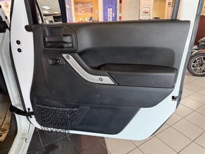 2018 Jeep Wrangler JK UNLIMITED SAHARA 4DR SUV 4X4   - Photo 26 - Hamilton, OH 45015