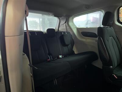 2023 Chrysler Voyager LX 4DR MINI-VAN - Photo 17 - Hamilton, OH 45015