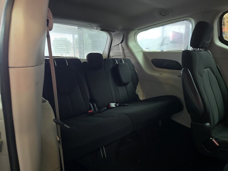 2023 Chrysler Voyager LX 4DR MINI-VAN - Photo 17 - Hamilton, OH 45015