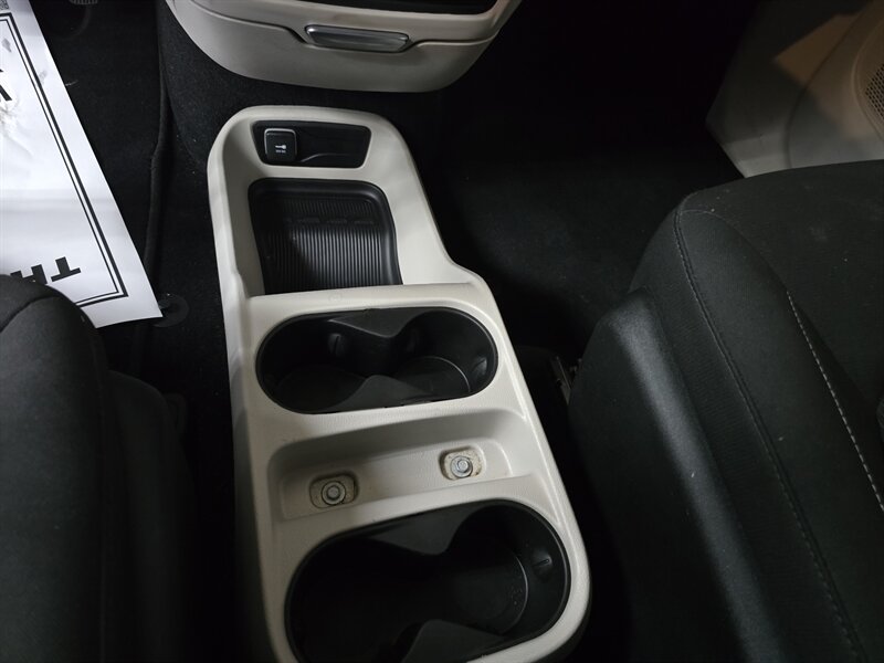 2023 Chrysler Voyager LX 4DR MINI-VAN - Photo 20 - Hamilton, OH 45015