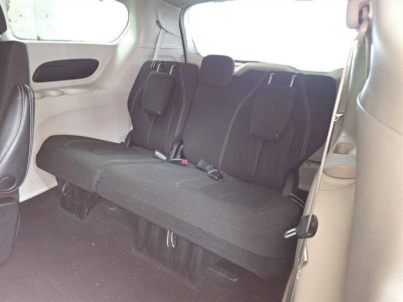 2023 Chrysler Voyager LX 4DR MINI-VAN - Photo 11 - Hamilton, OH 45015