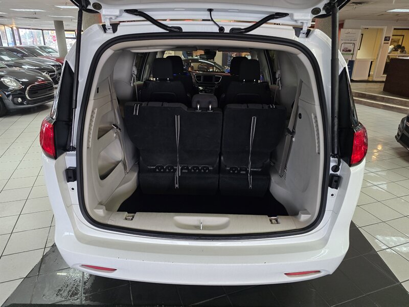 2023 Chrysler Voyager LX 4DR MINI-VAN - Photo 29 - Hamilton, OH 45015