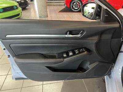 2024 Nissan Altima 2.5 SR 4DR SEDAN   - Photo 17 - Hamilton, OH 45015