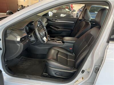 2024 Nissan Altima 2.5 SR 4DR SEDAN   - Photo 9 - Hamilton, OH 45015