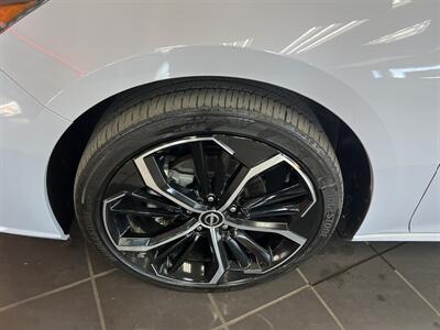2024 Nissan Altima 2.5 SR 4DR SEDAN   - Photo 30 - Hamilton, OH 45015
