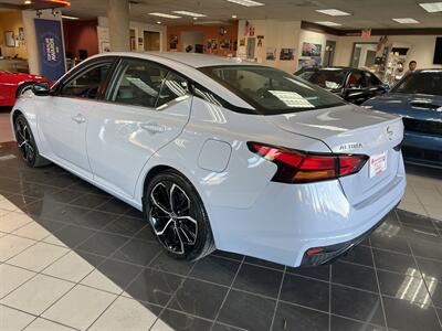 2024 Nissan Altima 2.5 SR 4DR SEDAN   - Photo 8 - Hamilton, OH 45015