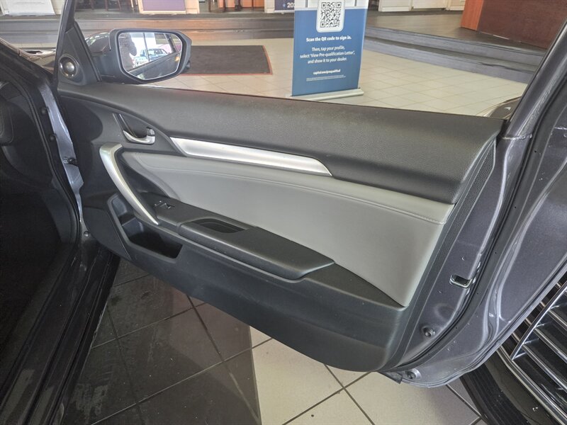 2017 Honda Civic EX-L - Photo 12 - Hamilton, OH 45015
