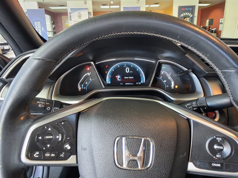 2017 Honda Civic EX-L - Photo 16 - Hamilton, OH 45015