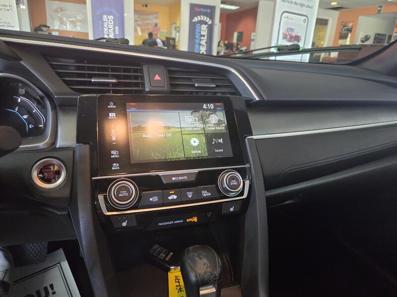 2017 Honda Civic EX-L - Photo 17 - Hamilton, OH 45015