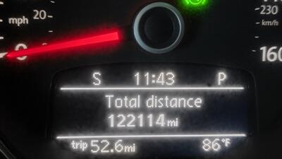 2012 Volkswagen Beetle-Classic 2.5L PZEV   - Photo 12 - Hamilton, OH 45015