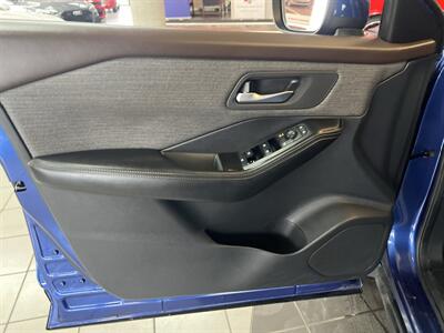 2021 Nissan Rogue SV 4DR SUV   - Photo 12 - Hamilton, OH 45015