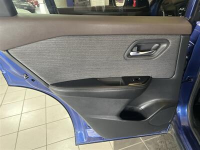 2021 Nissan Rogue SV 4DR SUV   - Photo 17 - Hamilton, OH 45015