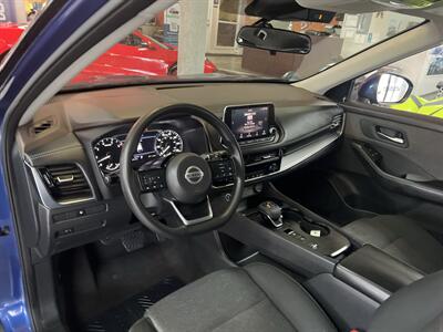 2021 Nissan Rogue SV 4DR SUV   - Photo 11 - Hamilton, OH 45015