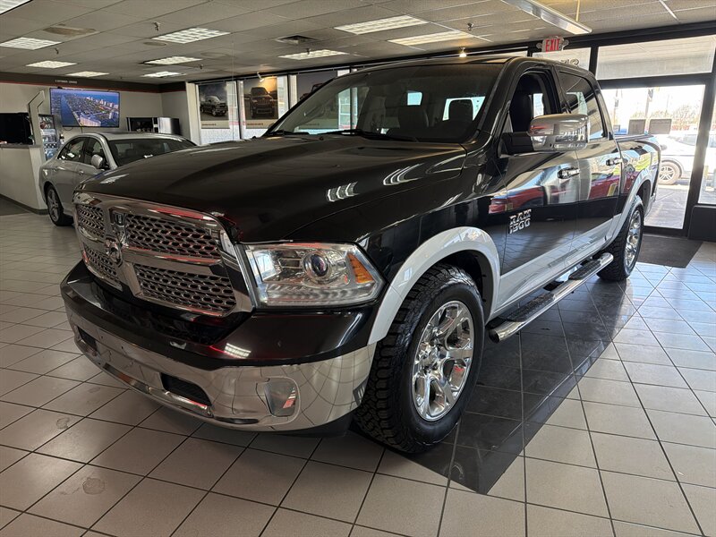 2016 RAM 1500 Laramie   - Photo 1 - Hamilton, OH 45015