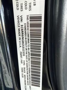 2016 RAM 1500 Laramie   - Photo 33 - Hamilton, OH 45015