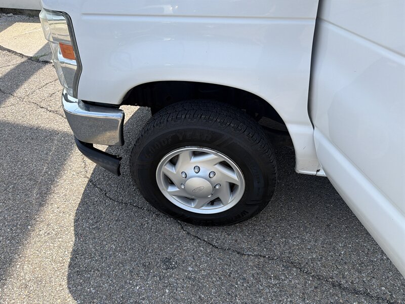 2012 Ford E-150 3DR CARGO VAN - Photo 22 - Hamilton, OH 45015