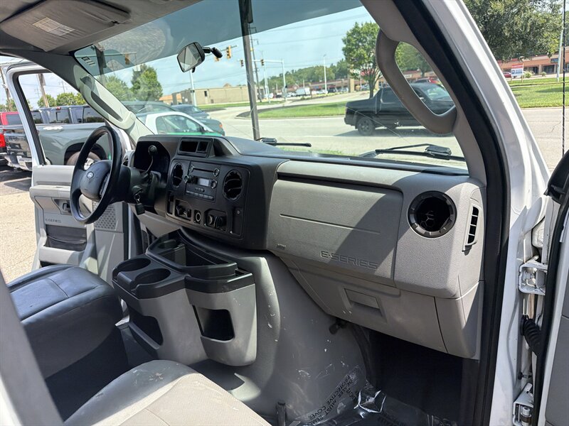 2012 Ford E-150 3DR CARGO VAN - Photo 18 - Hamilton, OH 45015
